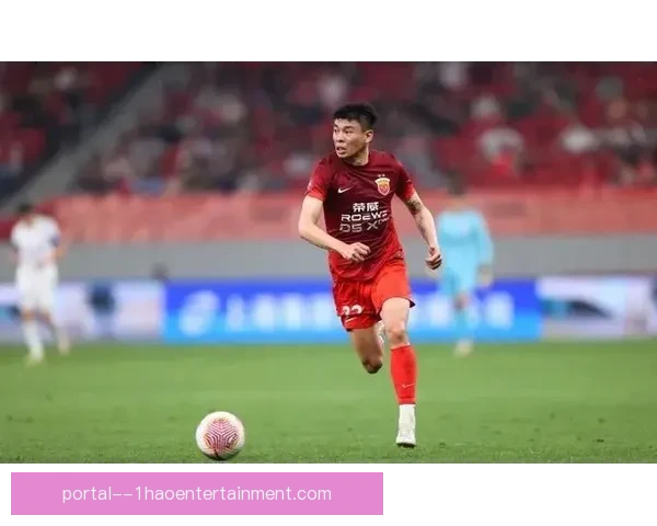 李帅凭借出色速度优势牢牢把握海港左路成为进攻突破关键点